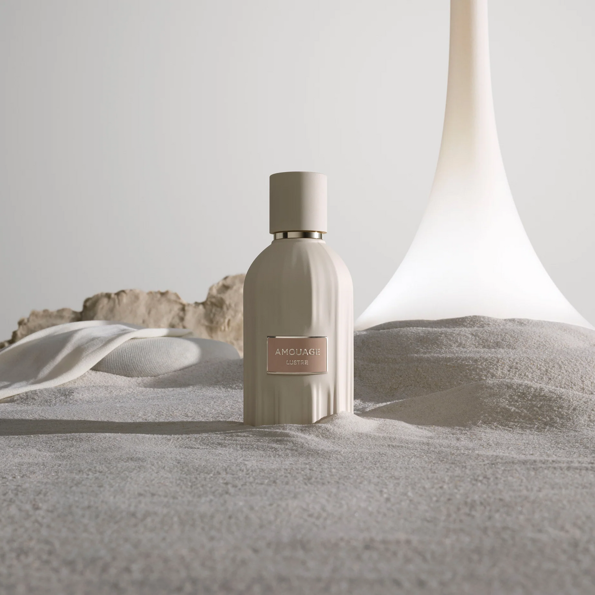 Amouage Lustre Extrait de Parfum fragrance details image