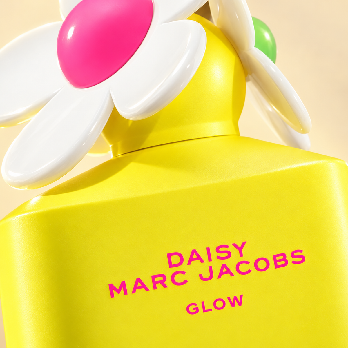 Marc Jacobs Daisy Glow Limited Edition EDT for Women generated macro image