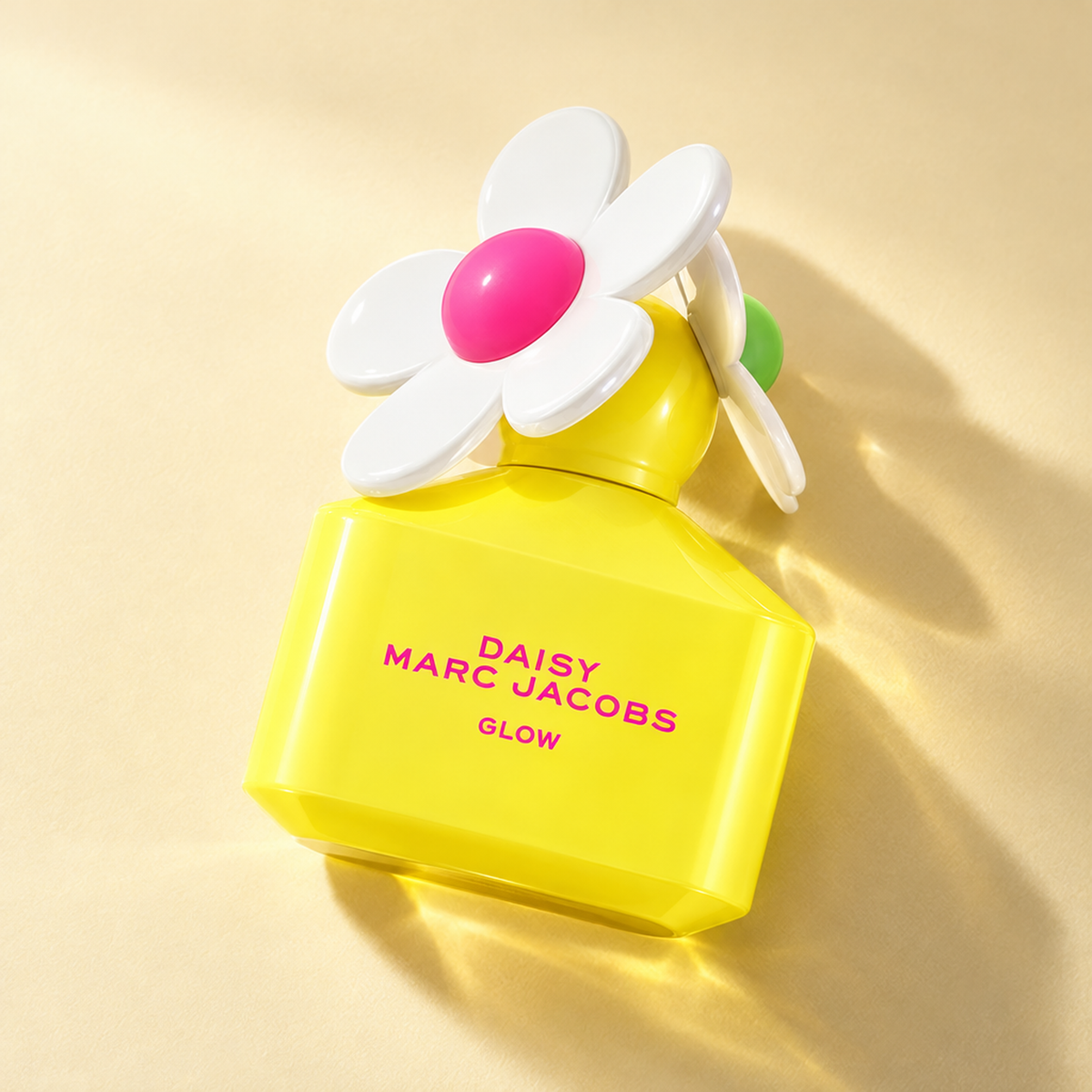 Marc Jacobs Daisy Glow Limited Edition EDT for Women generated angled image